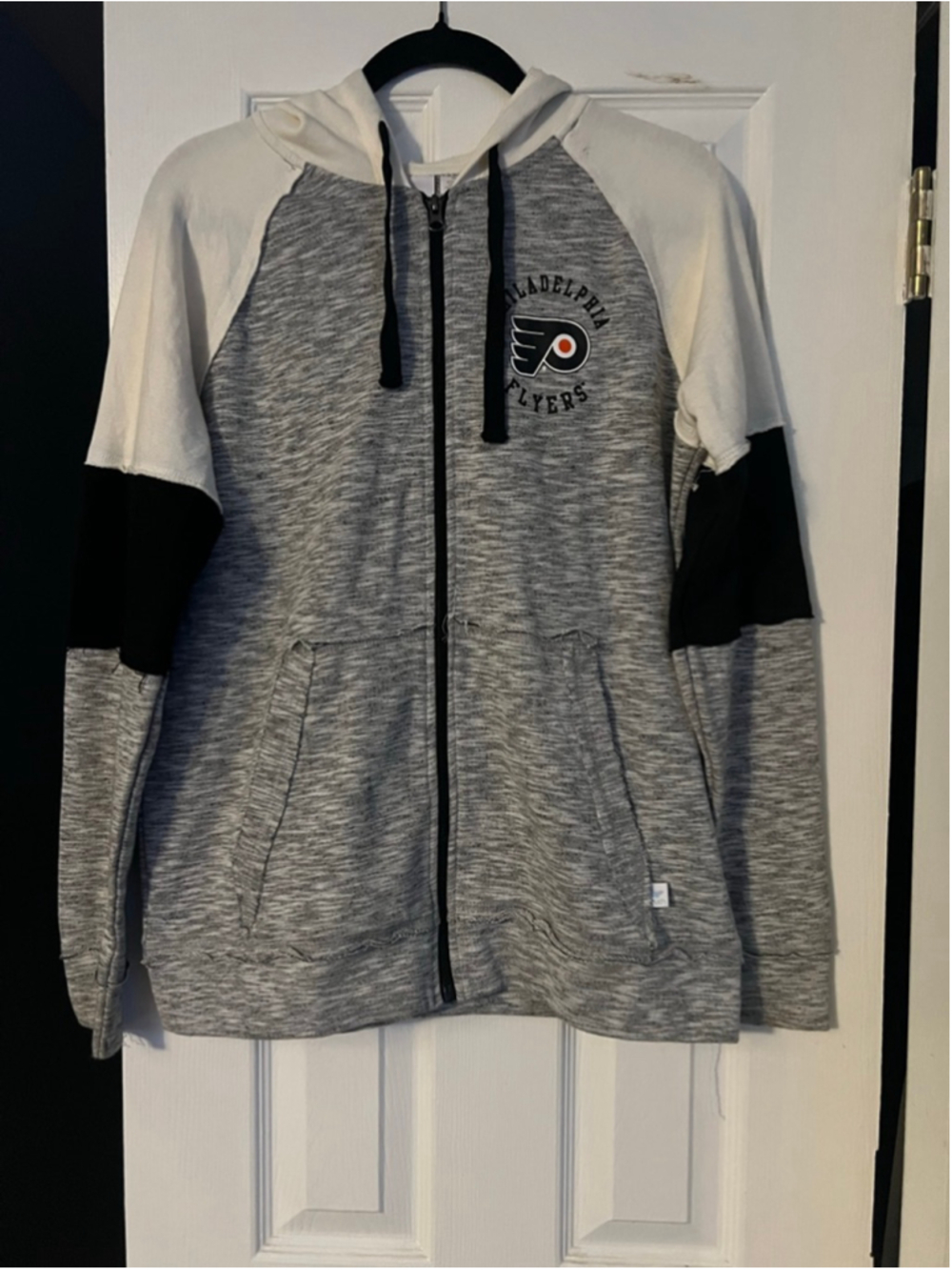 Philadelphia Flyers hoodie size medium